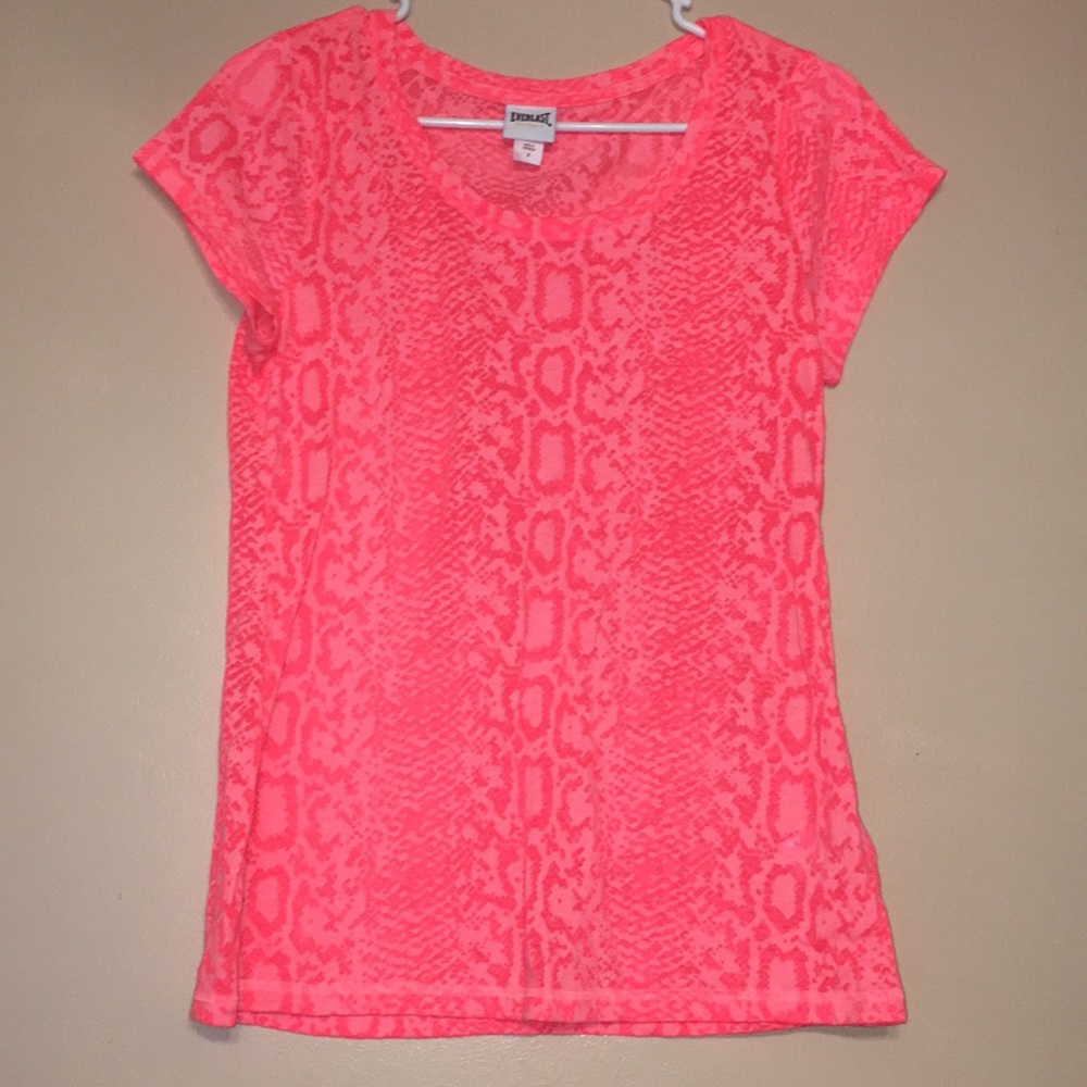 Coral workout t-shirt